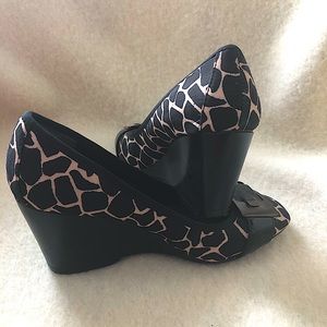 Bandolino size 7 wedge shoes.